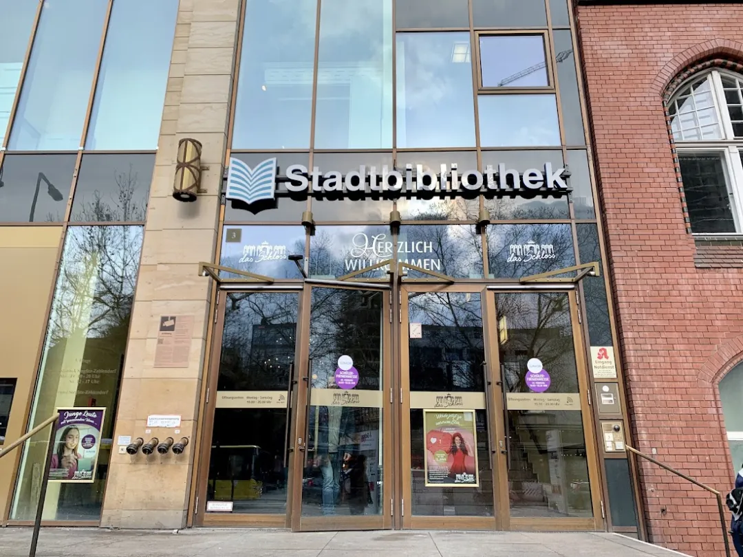 Ingeborg-Drewitz-Bibliothek in Steglitz-Zehlendorf – Foto 4