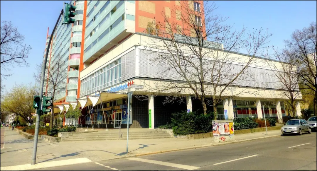 Egon-Erwin-Kisch-Bibliothek in Lichtenberg – Foto 3