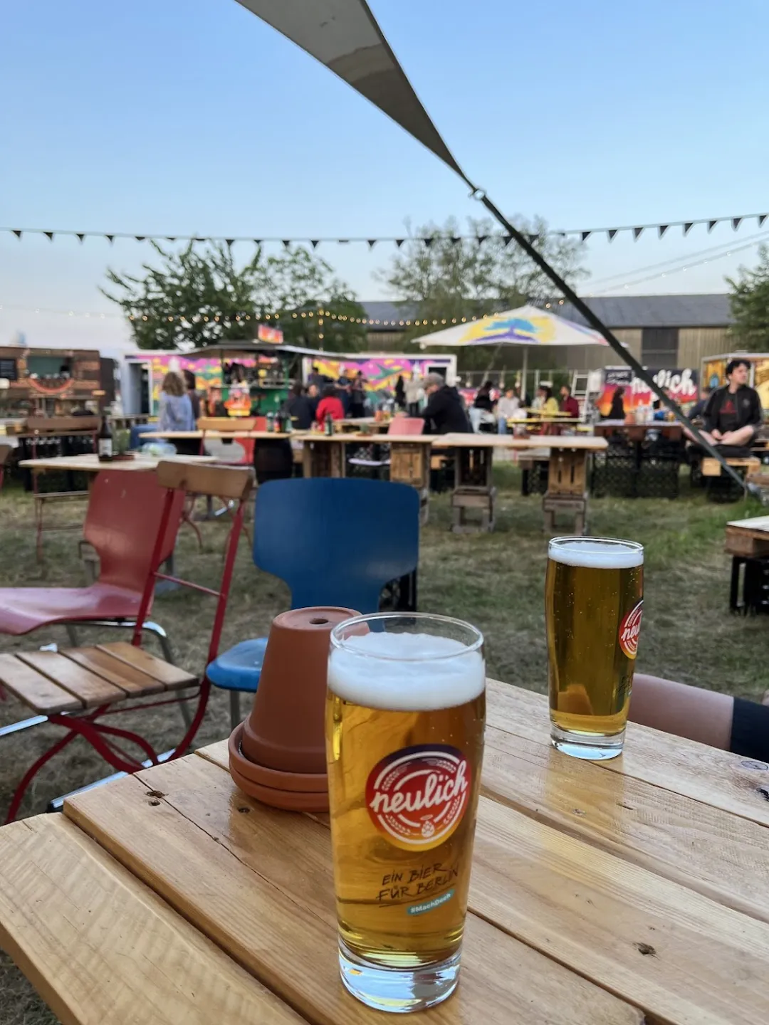 Neulich Biergarten am THF-Tower – Foto 2