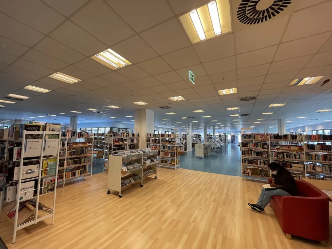 Ingeborg-Drewitz-Bibliothek in Steglitz-Zehlendorf – Foto 3
