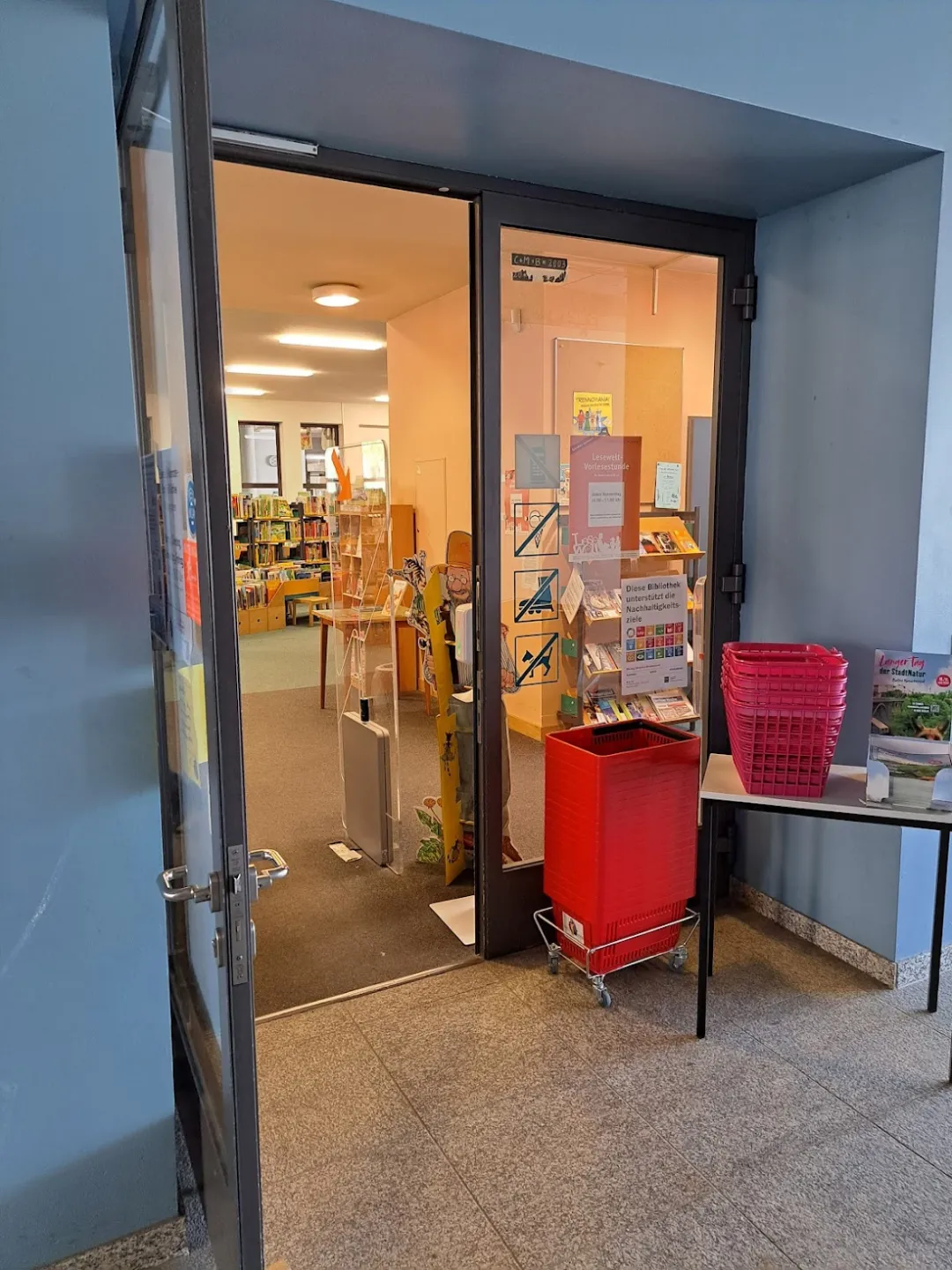 Eberhard-Alexander-Burgh-Bibliothek in Charlottenburg-Wilmersdorf – Foto 4
