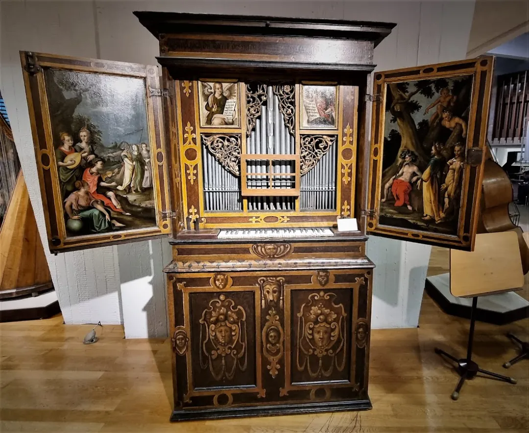 Musikinstrumenten-Museum – Foto 4