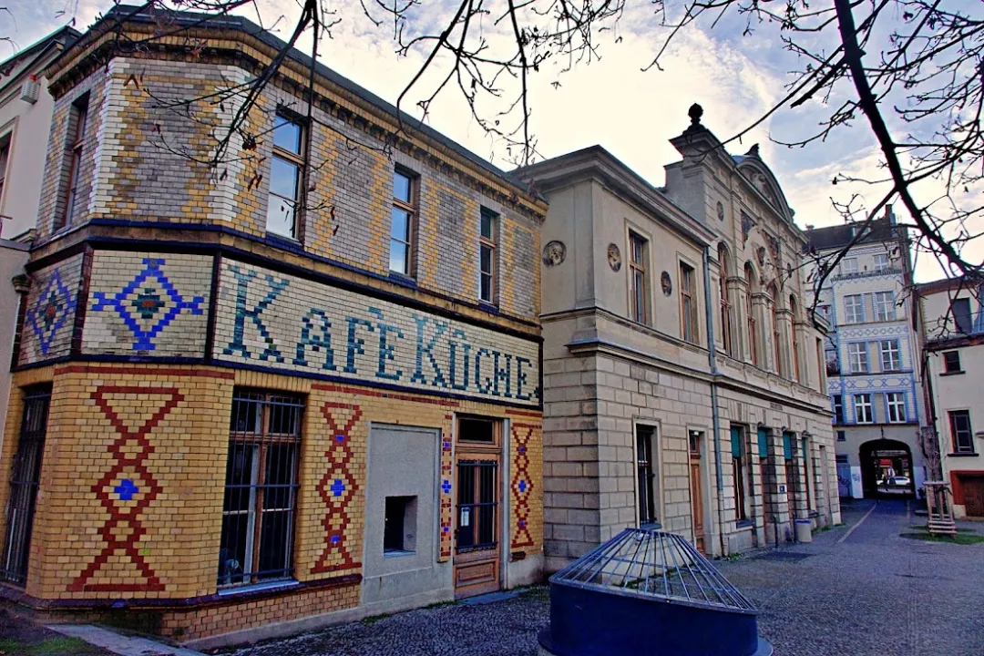 Bibliothek am Luisenbad in Mitte – Foto 1