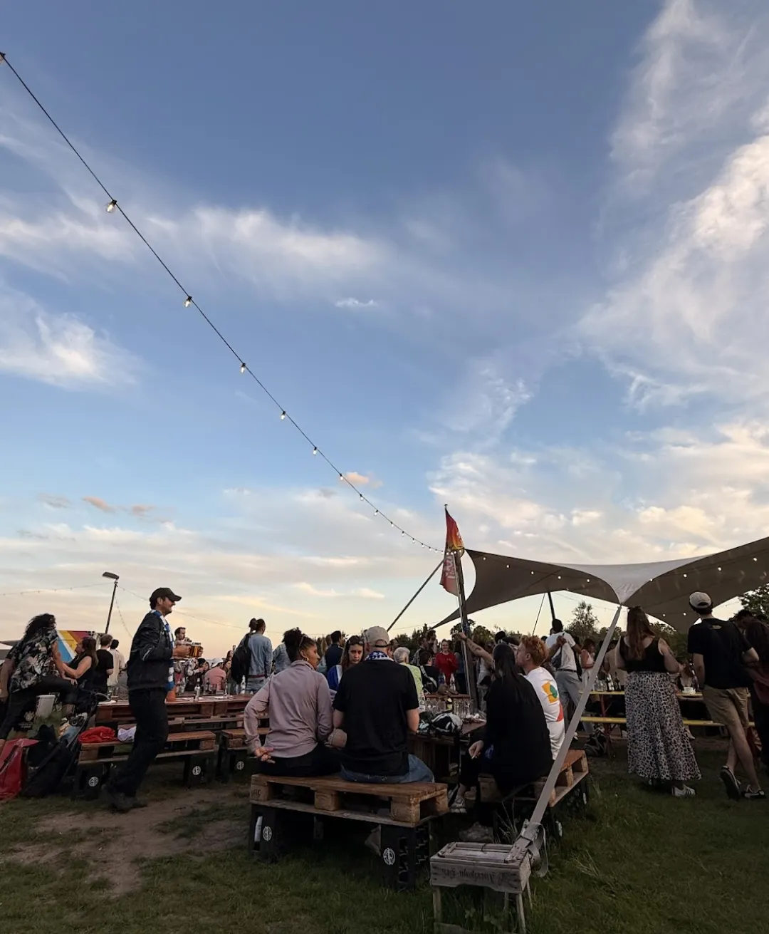 Neulich Biergarten am THF-Tower – Foto 6