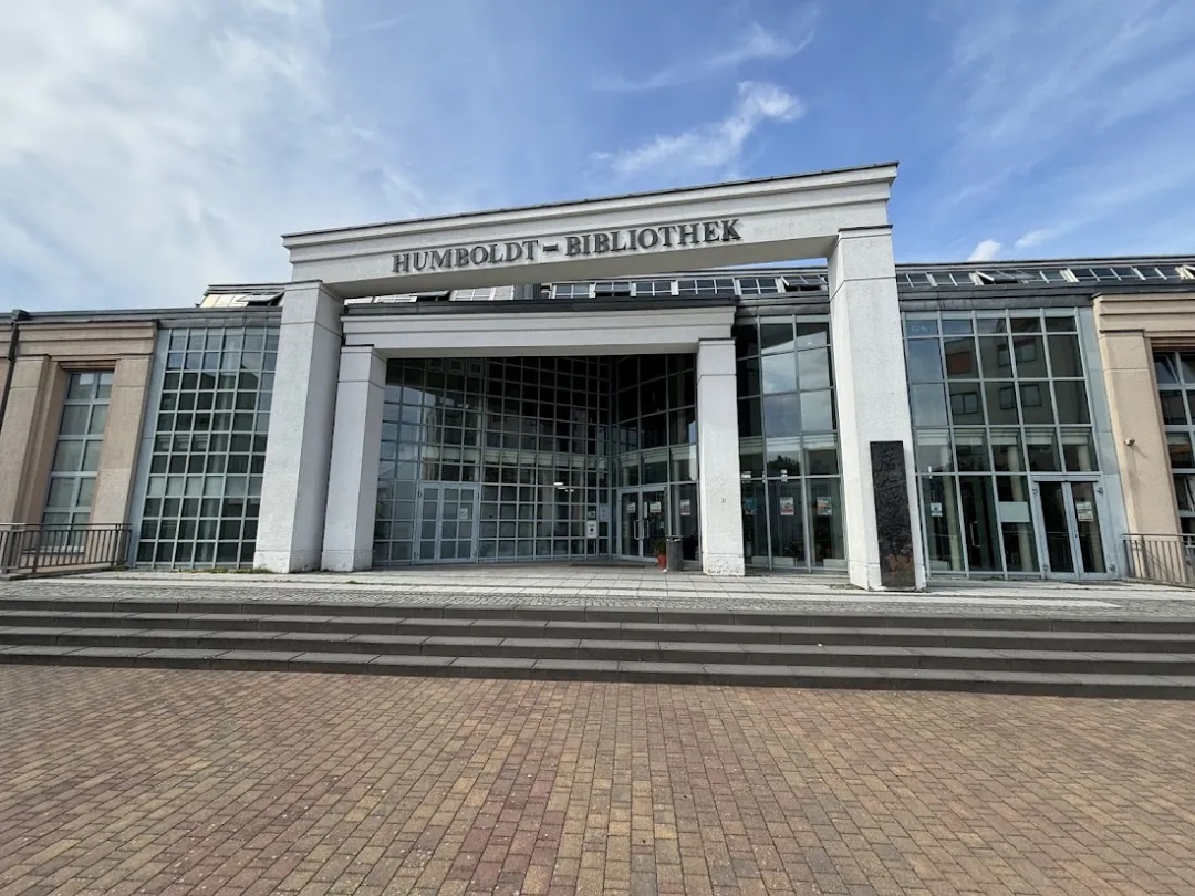 Humboldt-Bibliothek – Foto 2