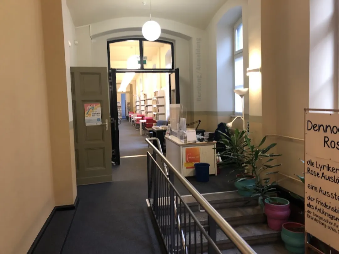 Bibliothek am Wasserturm in Pankow – Foto 2