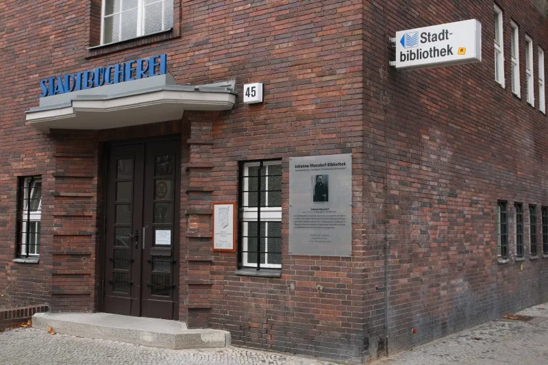Johanna-Moosdorf- Bibliothek (Stadtteil- bibliothek Neuwestend) in Charlottenburg-Wilmersdorf – Foto 3