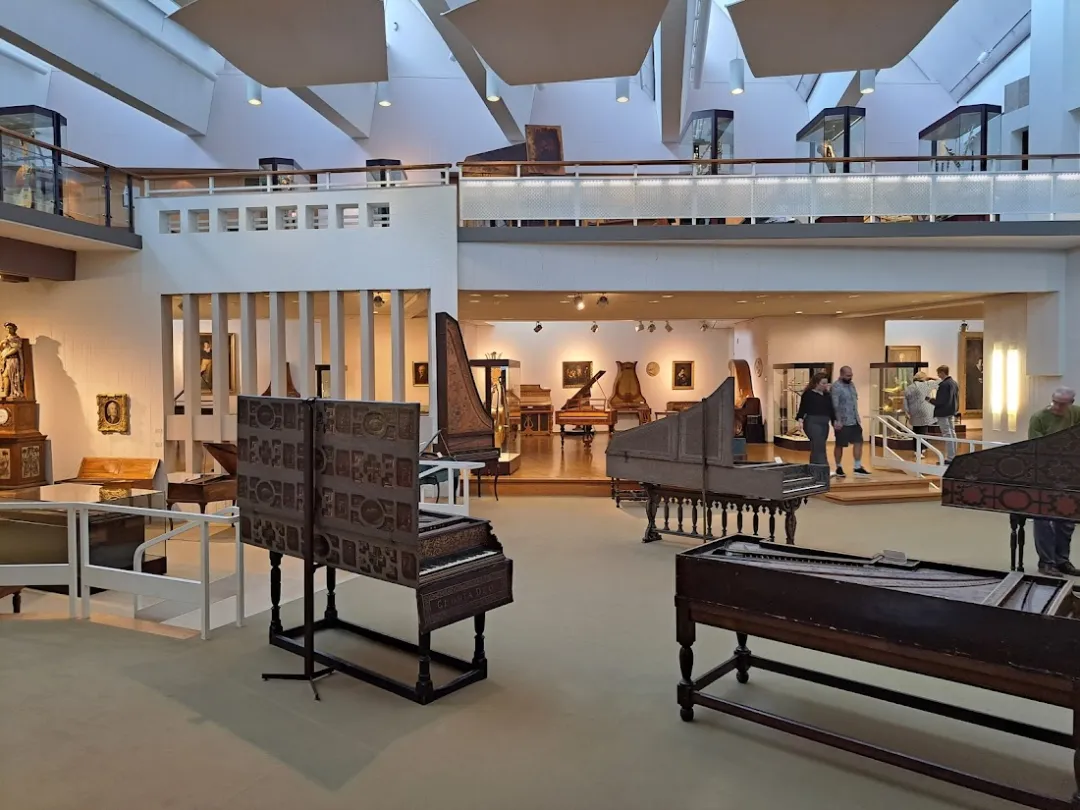 Musikinstrumenten-Museum – Foto 5