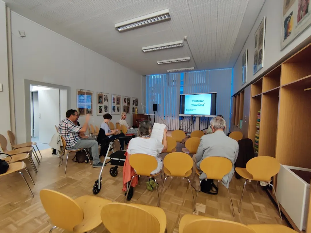 Egon-Erwin-Kisch-Bibliothek in Lichtenberg – Foto 5