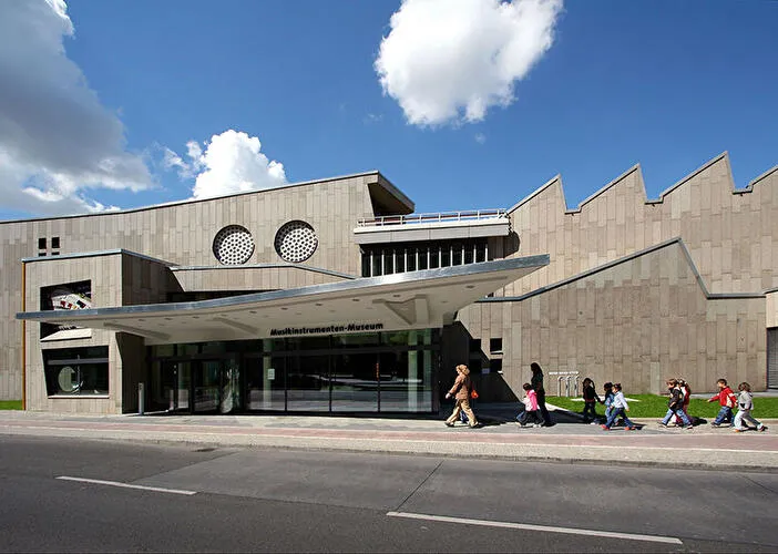 Musikinstrumenten-Museum – Foto 3