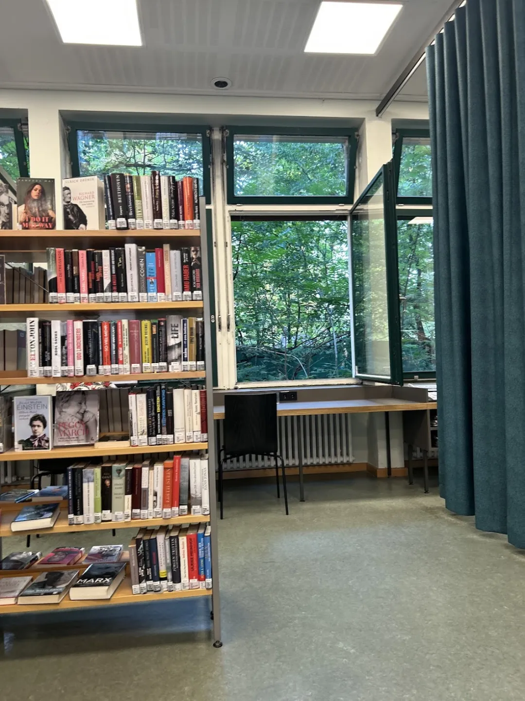 Bibliothek Schöneberg "Theodor-Heuss-Bibliothek" in Tempelhof-Schöneberg – Foto 3