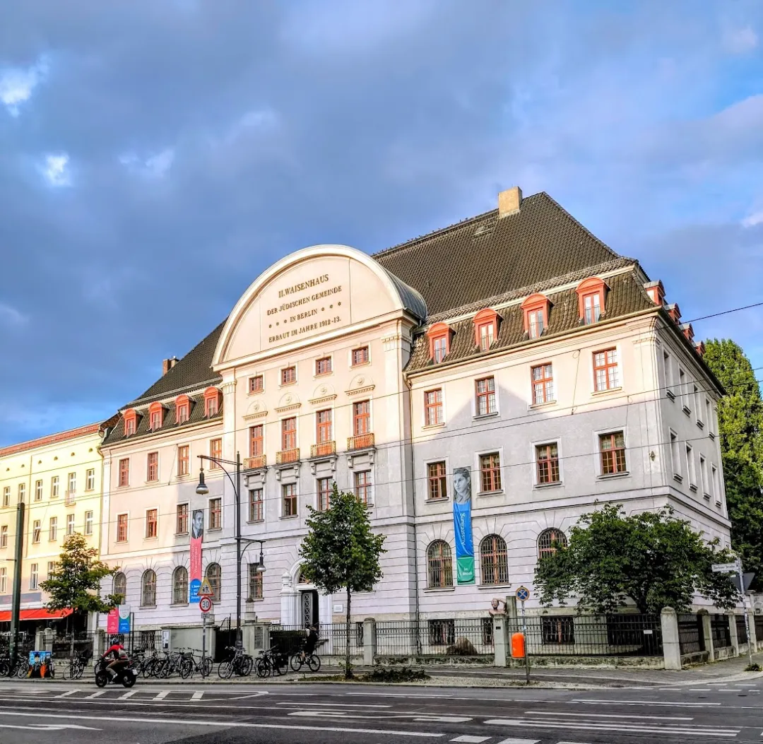 Janusz- Korczak-Bibliothek in Pankow – Foto 3