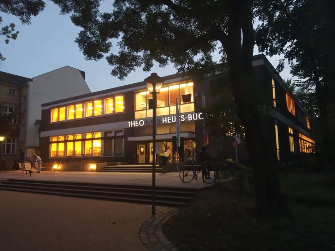 Bibliothek Schöneberg "Theodor-Heuss-Bibliothek" in Tempelhof-Schöneberg – Foto 5