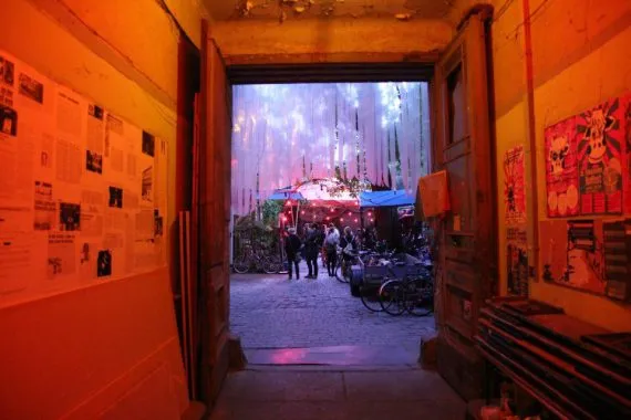 Acker Stadt Palast – Foto 2